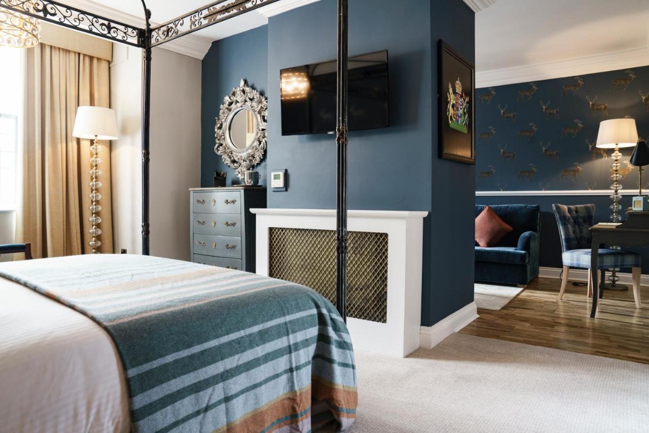 The White Hart 3*