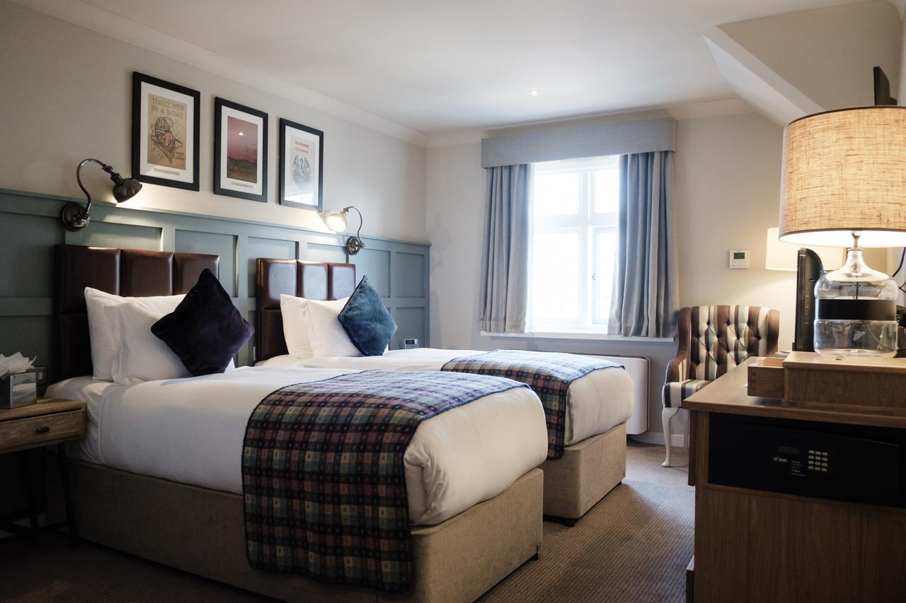 The White Hart 3*