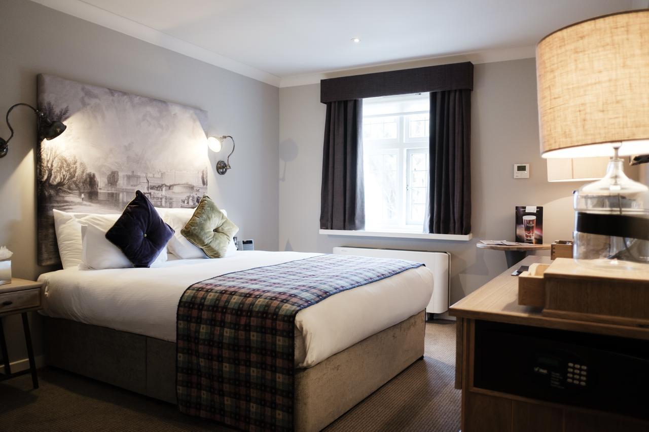 The White Hart 3*